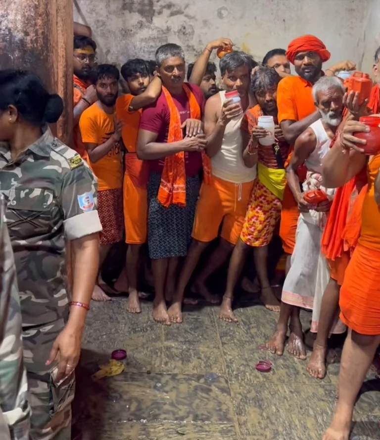  सावन की शुरुआत: बाबा बैद्यनाथ धाम झारखंड में उमड़ी श्रद्धालुओं की भीड़, हर-हर महादेव से गुंज उठा पूरा देवघर