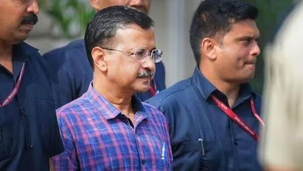 शराब घोटाले ने केजरीवाल के राजनीतिक करिअर पर सवालिया निशान लगाया
