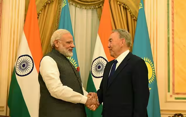 प्रधानमंत्री मोदी ने कजाकिस्तान के राष्ट्रपति से द्विपक्षीय मुद्दों पर बात की