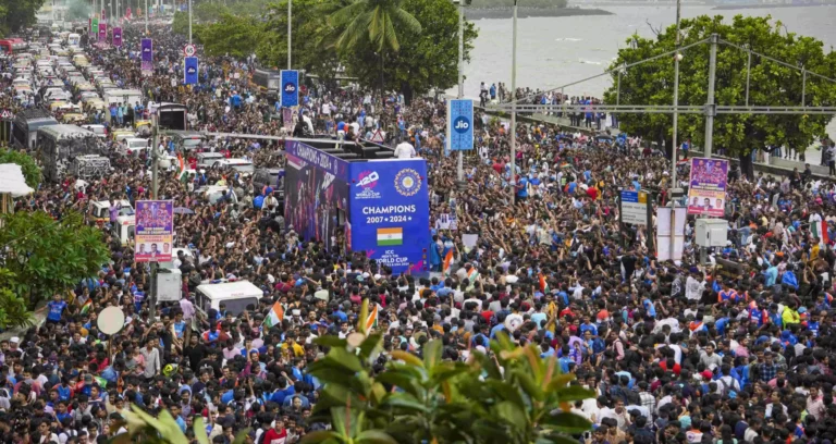 Crowds of fans gathered to see the members of the T20 World Cup winning team in Mumbai.