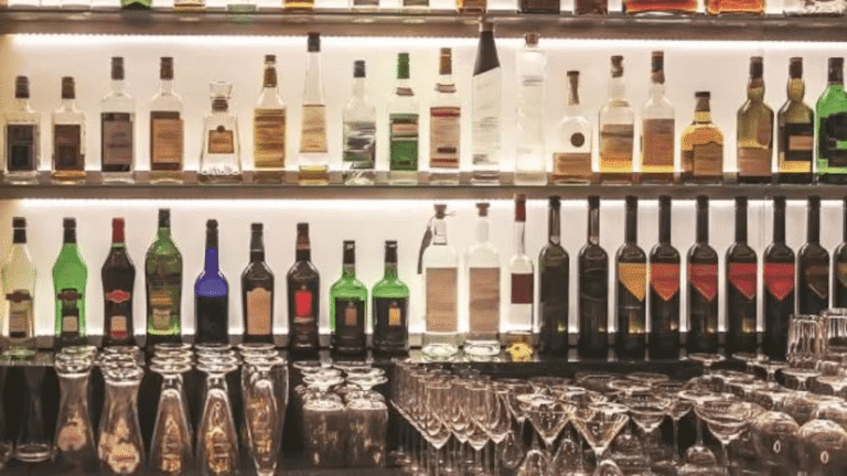 In Jharkhand state, people consumed alcohol worth 1183 crores in three months