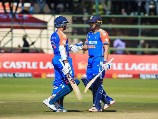 चौथा टी20 क्रिकेट: भारत ने जिम्बाब्वे को हरा कर श्रृंखला में अजेय बढ़त बनाई, जायसवाल और गिल ने निभाई 156 रन की साझेदारी