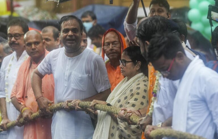 Mamata Banerjee performed Puja and pulled the chariot of Lord Jagannath