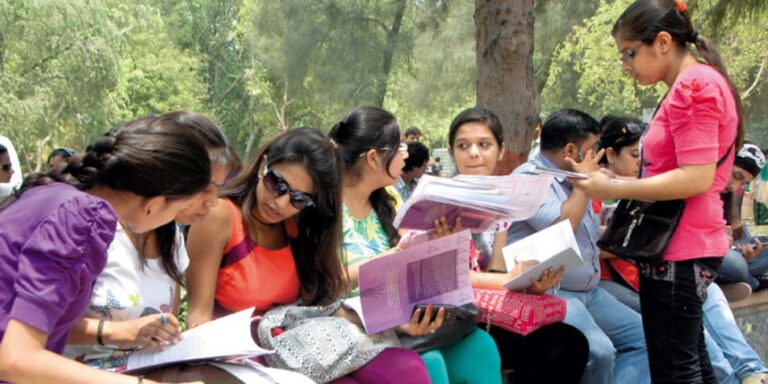 Now you can study two courses simultaneously in DELHI UNIVERSITY