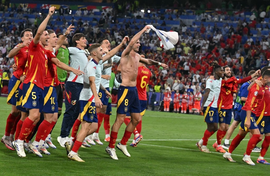 Spain reaches Euro Cup final after beating France 2-1