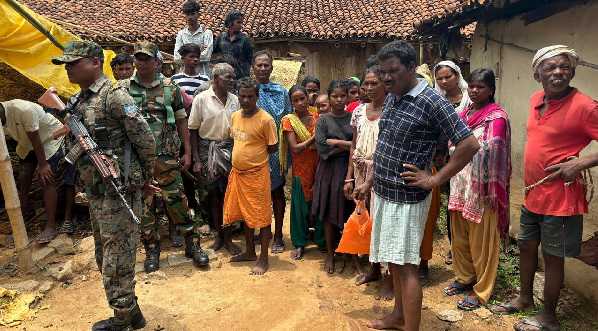 husband-killed-wife-and-son-with-a-spade-son-died-wife-is-in-critical-condition