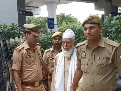 कानपुर में 70 वर्षीय मुस्लिम मौलवी को नाबालिग के साथ बलात्कार की कोशिश करते पकड़ा गया, गिरफ्तार