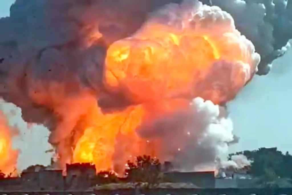 Blast at firecracker manufacturing unit in Tamil Nadu 2 killed, police begin investigation