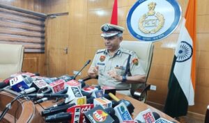 दिवाली के बाद हरियाणा में बड़े पैमाने पर IAS-IPS अधिकारियों का तबादला, कांग्रेस से जुड़ाव रखने वालों पर सख्त कार्रवाई की तैयारी