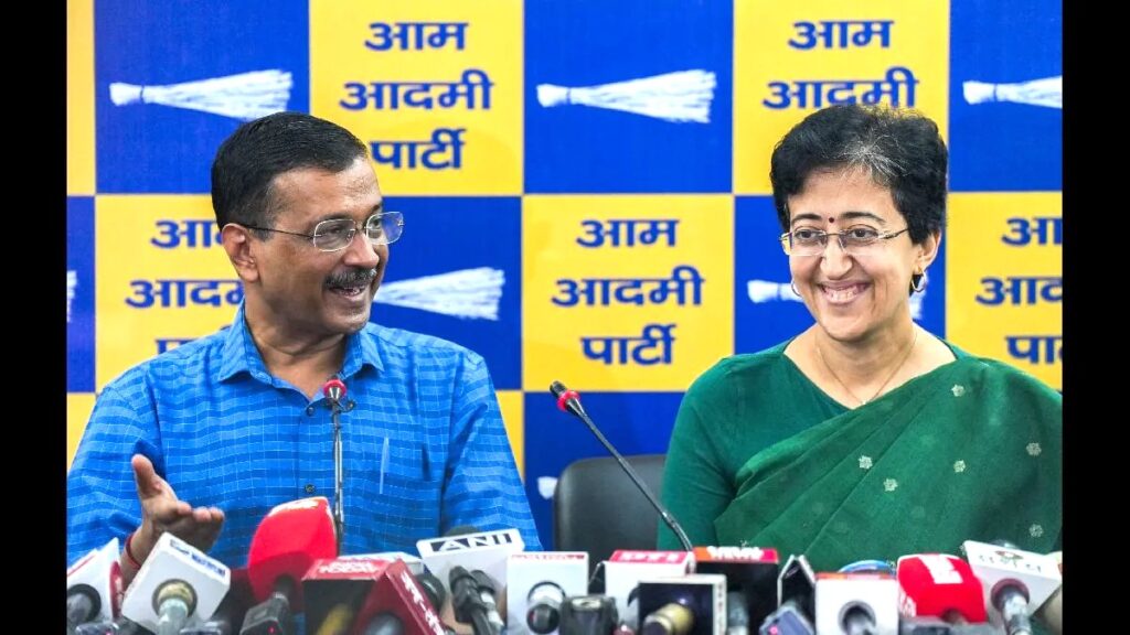 दिल्ली में CM आवास पर विवाद: PWD ने सील किया बंगला, आतिशी का सामान बाहर