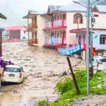 Sudden flood due to cloudburst in Dharali of Uttarkashi
