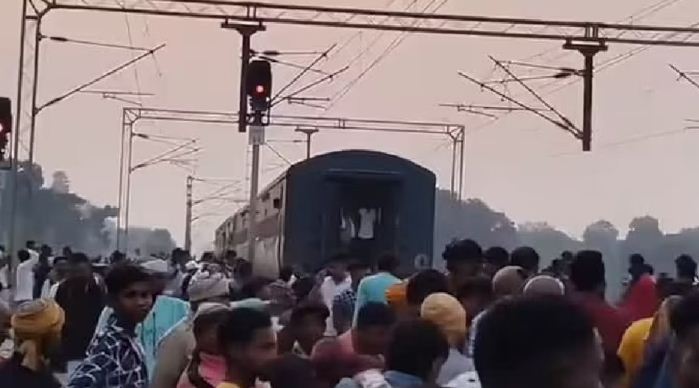 bengaluru Express Special splits into two parts