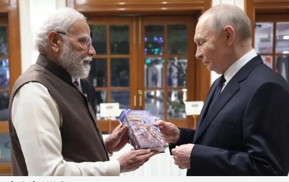 PM Modi presented Bhagavad Gita to Putin